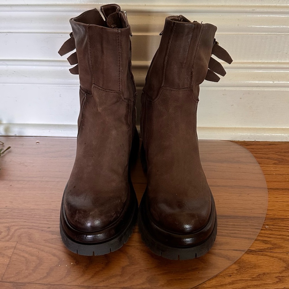 AS98 Chunky Leather Ankle Boots, Like. New WITHOUT BOX. Size 37